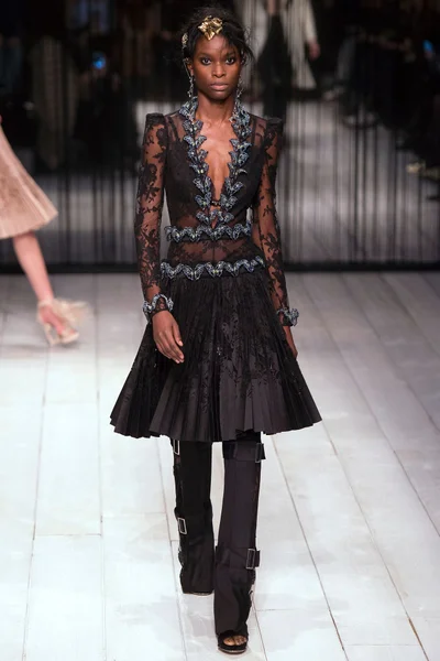 Look 14